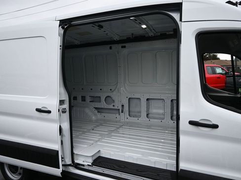 New 2026 Ford Transit 250 148 Medium Roof image 23