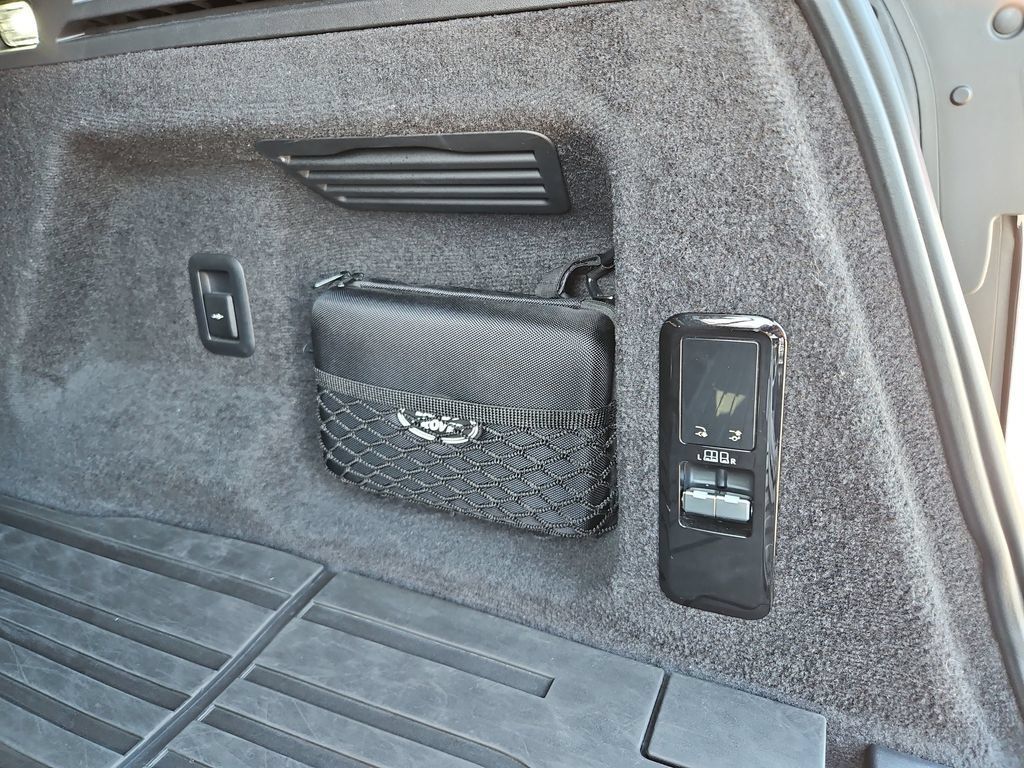 Used 2024 Land Rover Range Rover Sport SE AWD/4WD image 34