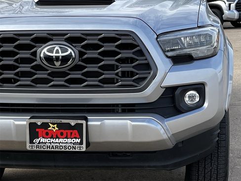 Used 2022 Toyota Tacoma TRD Sport image 8