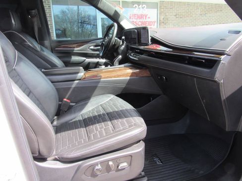 Used 2021 Cadillac Escalade ESV Sport Platinum w/ LPO, ONYX Package AWD/4WD image 35