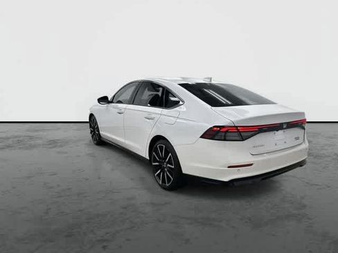 Used 2025 Honda Accord Touring image 2