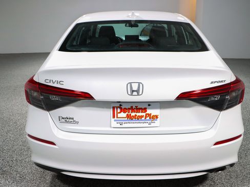 Used 2023 Honda Civic Sport image 8