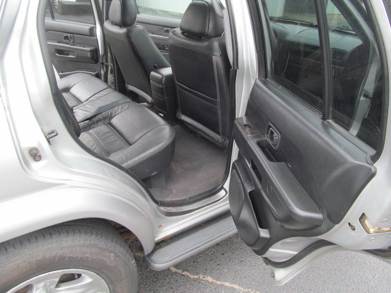 Used 2004 Nissan Pathfinder LE Platinum RWD image 19
