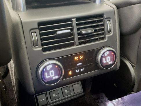 Used 2023 Land Rover Discovery S R-Dynamic image 17