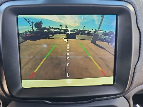 Used 2022 Jeep Renegade Sport image 22