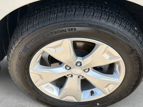 Used 2016 Subaru Forester 2.5i Premium AWD/4WD image 12