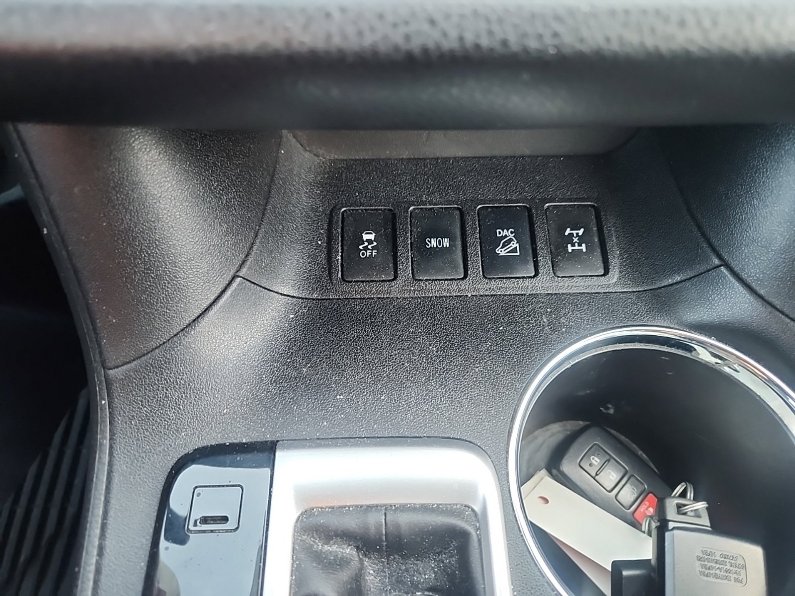 Used 2019 Toyota Highlander XLE AWD/4WD image 2