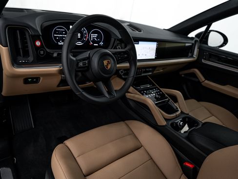Certified 2026 Porsche Cayenne AWD/4WD image 4