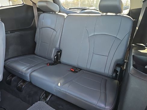 Used 2021 Buick Enclave Essence image 20