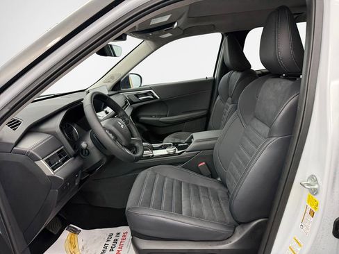 New 2026 Mitsubishi Outlander Trail Edition image 12