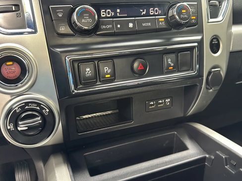 Used 2019 Nissan Titan PRO-4X AWD/4WD image 17
