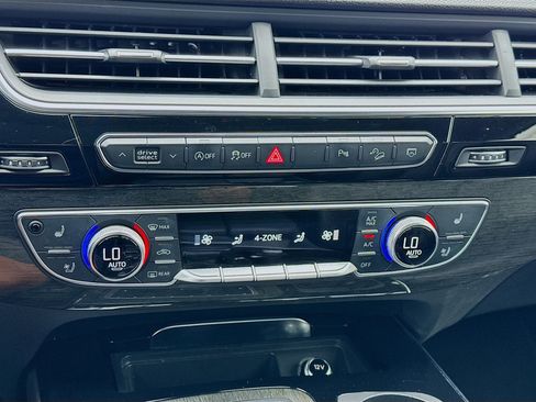Used 2018 Audi Q7 3.0T Premium Plus AWD/4WD image 12