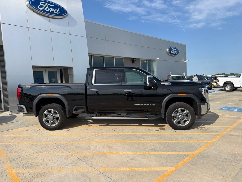 Used 2025 GMC Sierra 2500 SLT AWD/4WD image 12