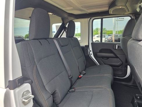 Certified 2025 Jeep Wrangler Unlimited Sahara AWD/4WD image 14