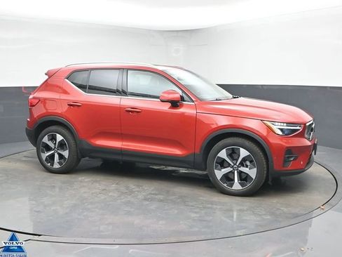Used 2023 Volvo XC40 B4 Plus w/ Driver Assist Package image 1