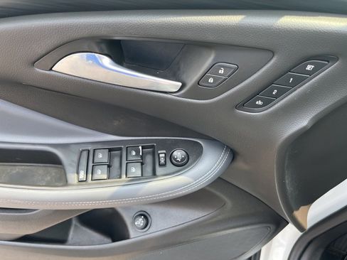 Used 2020 Buick Envision Essence image 17