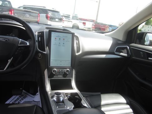 Used 2024 Ford Edge SEL AWD/4WD image 13
