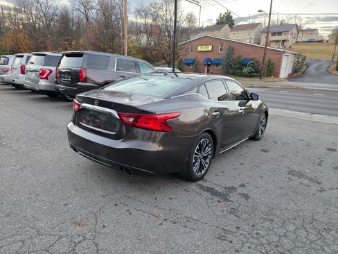 Used 2016 Nissan Maxima Platinum w/ Interior Lighting Package image 5