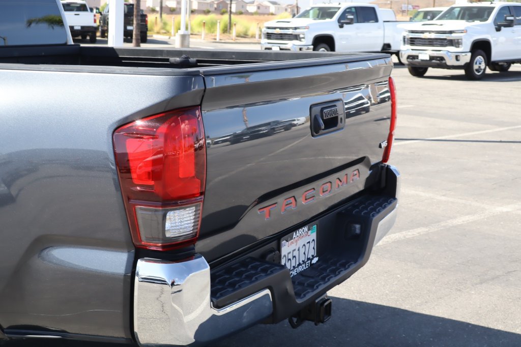 Used 2021 Toyota Tacoma SR5 RWD image 8