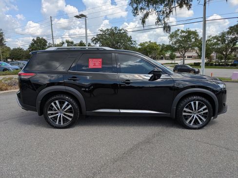 Certified 2024 Nissan Pathfinder Platinum w/ Cargo Package FWD image 3