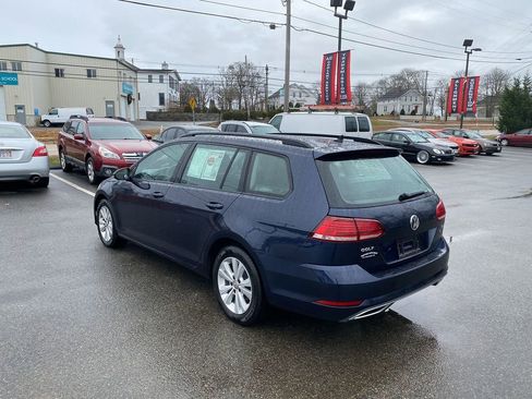 Used 2018 Volkswagen Golf S image 8