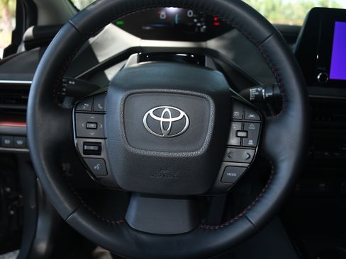 Used 2026 Toyota Prius Plug-In Hybrid FWD image 12