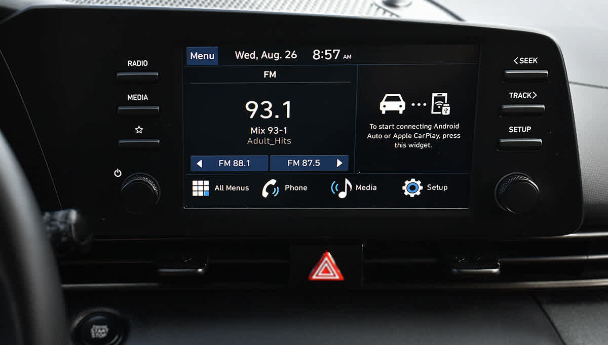 Used 2025 Hyundai Elantra Sport FWD image 16