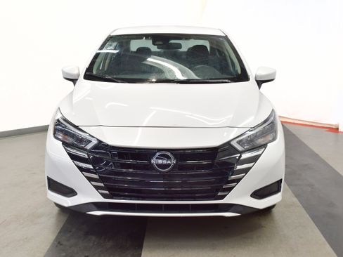 Used 2025 Nissan Versa SV FWD image 6