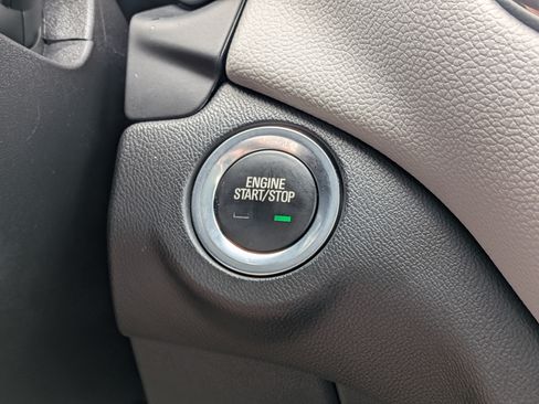 Used 2022 Chevrolet Equinox LS FWD image 29