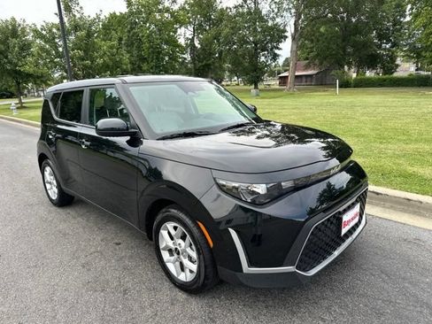 Certified 2025 Kia Soul LX w/ LX Technology Package FWD image 24