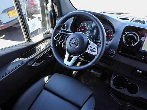 Used 2024 Mercedes-Benz Sprinter 144 Cargo image 27