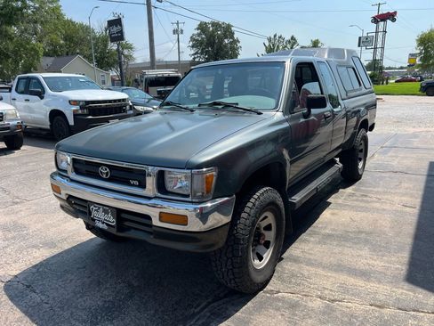 Used 1993 Toyota Pickup Deluxe image 4