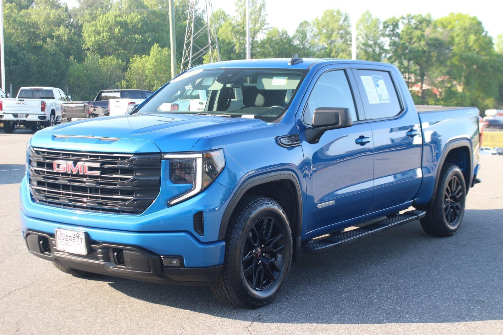 Used 2022 GMC Sierra 1500 Elevation AWD/4WD image 3