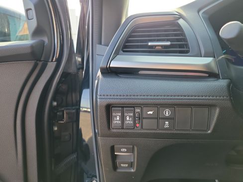 Used 2024 Honda Odyssey Sport image 20