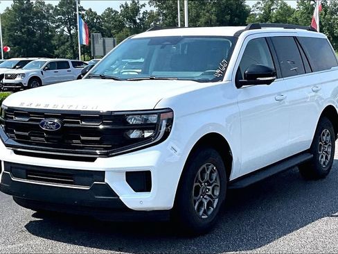 New 2026 Ford Expedition Active RWD image 2