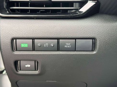 Certified 2025 Nissan Sentra SV w/ Trunk Package image 19