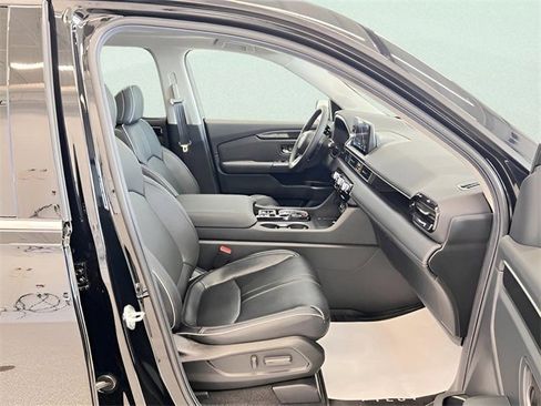 Used 2025 Honda Pilot Elite image 9