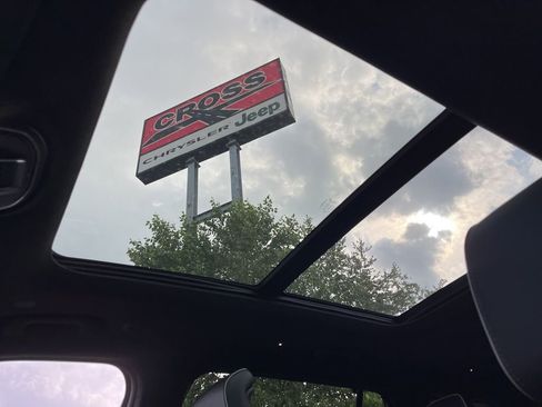 New 2025 Jeep Grand Cherokee L Summit image 3