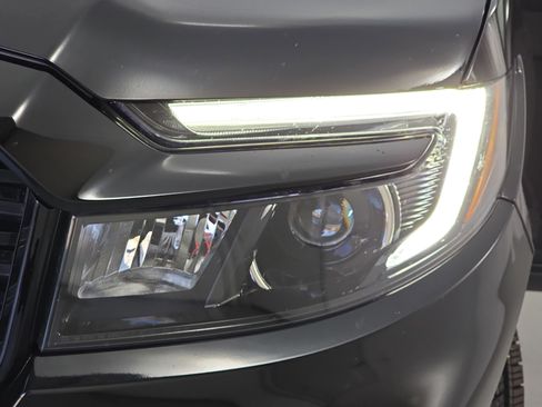 Certified 2024 Honda Passport Black Edition image 32