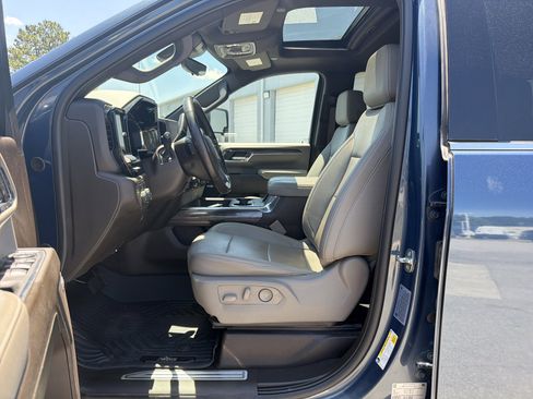 Used 2024 Chevrolet Silverado 2500 LTZ w/ LTZ Convenience Package AWD/4WD image 14