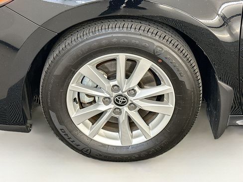 Used 2025 Toyota Camry LE w/ Convenience Package FWD image 34