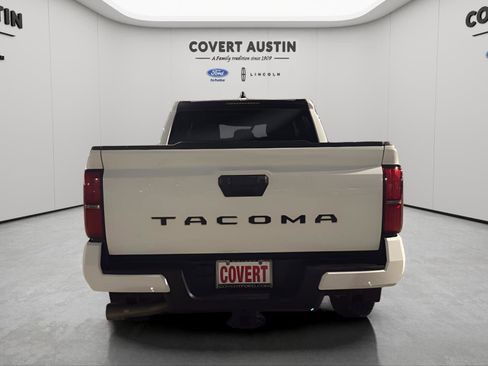 Used 2024 Toyota Tacoma TRD Sport image 4