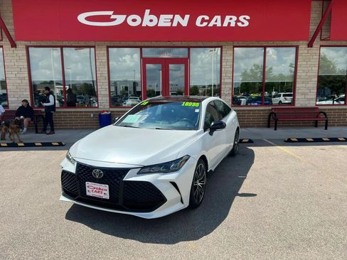 Used 2019 Toyota Avalon XSE w/ All Weather Liner Package FWD image 1