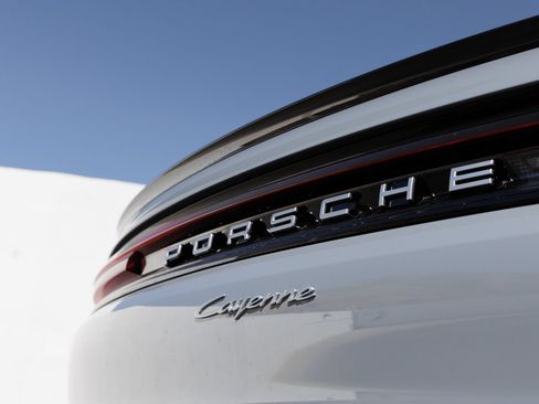 Certified 2026 Porsche Cayenne Coupe AWD/4WD image 12