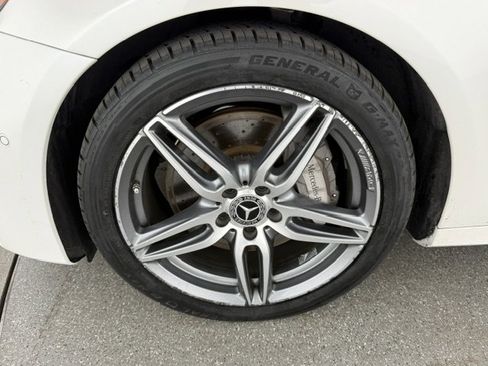 Used 2019 Mercedes-Benz E 300 4MATIC image 7