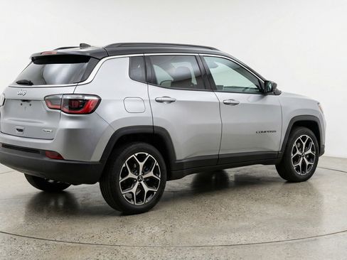Used 2025 Jeep Compass Limited AWD/4WD image 9