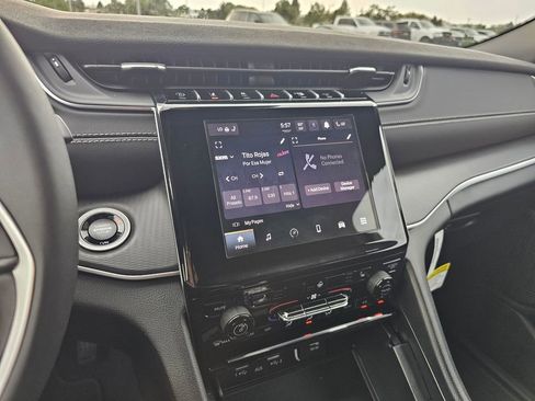 New 2025 Jeep Grand Cherokee Laredo X w/ Luxury Tech Group I AWD/4WD image 18
