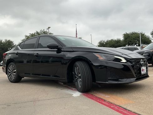 New 2026 Nissan Altima 2.5 SV FWD image 2