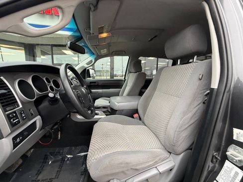 Used 2013 Toyota Tundra Grade 4x2 4dr CrewMax Cab Pick w/ Tow Pkg image 13