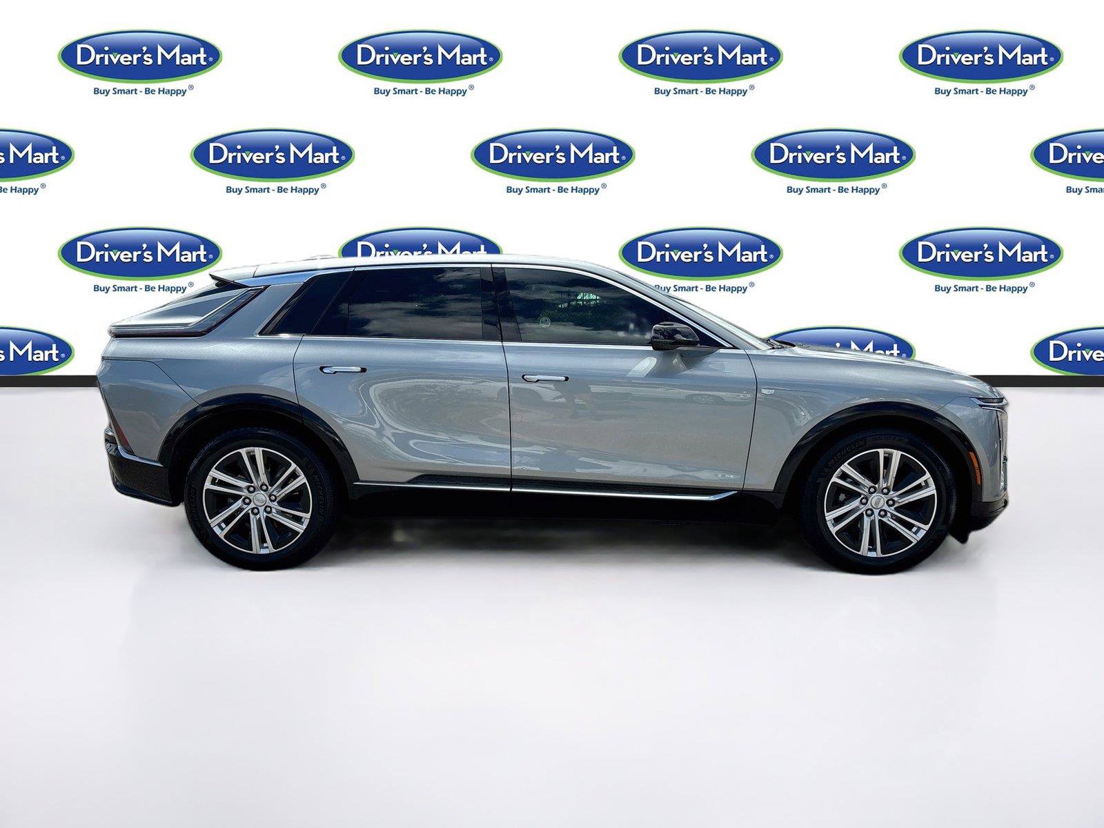 Used 2024 Cadillac Lyriq Tech RWD image 8
